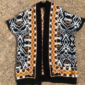 Divided Oversized Short-Sleeved Cardigan